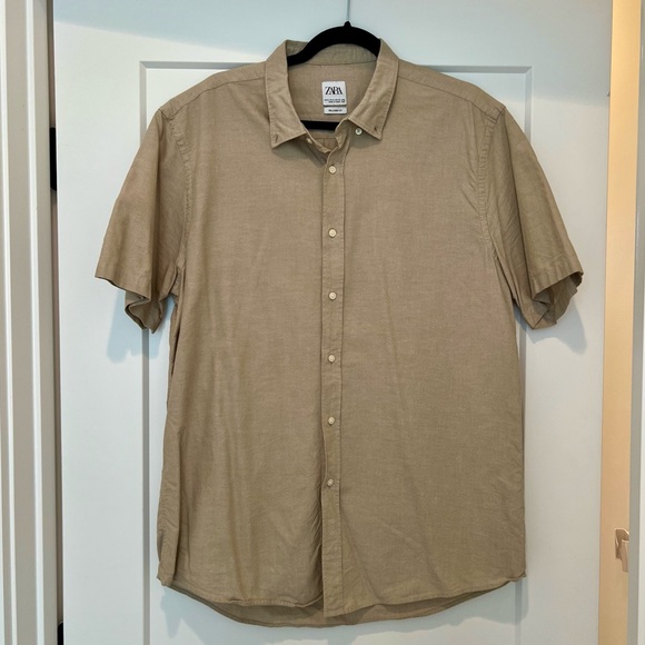 Zara Men Khaki Short Sleeve Button Down (XL) - Picture 1 of 3